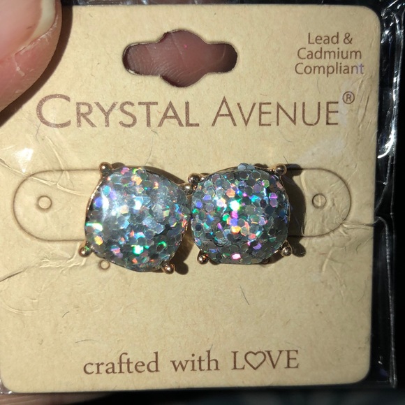 Earrings - Picture 6 of 8